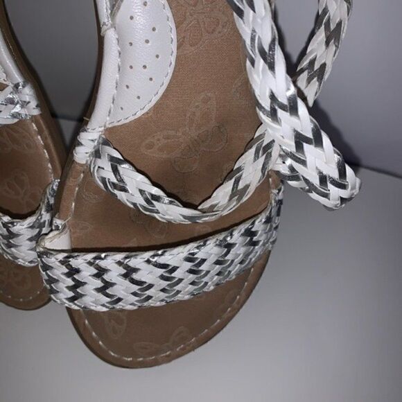 B.O.C. White weave sandals size 8M - Picture 8 of 11